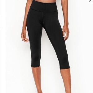 Victoria’s Secret Black Knockout Crop Tights XS